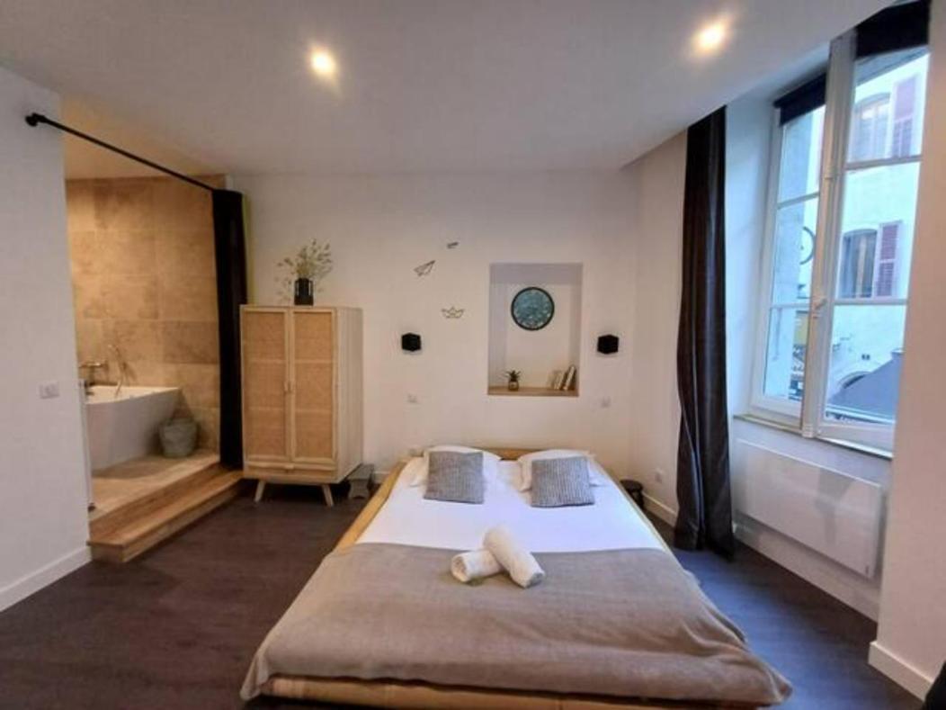 Le Sainte Claire - Majord'Home Annecy Centre ภายนอก รูปภาพ