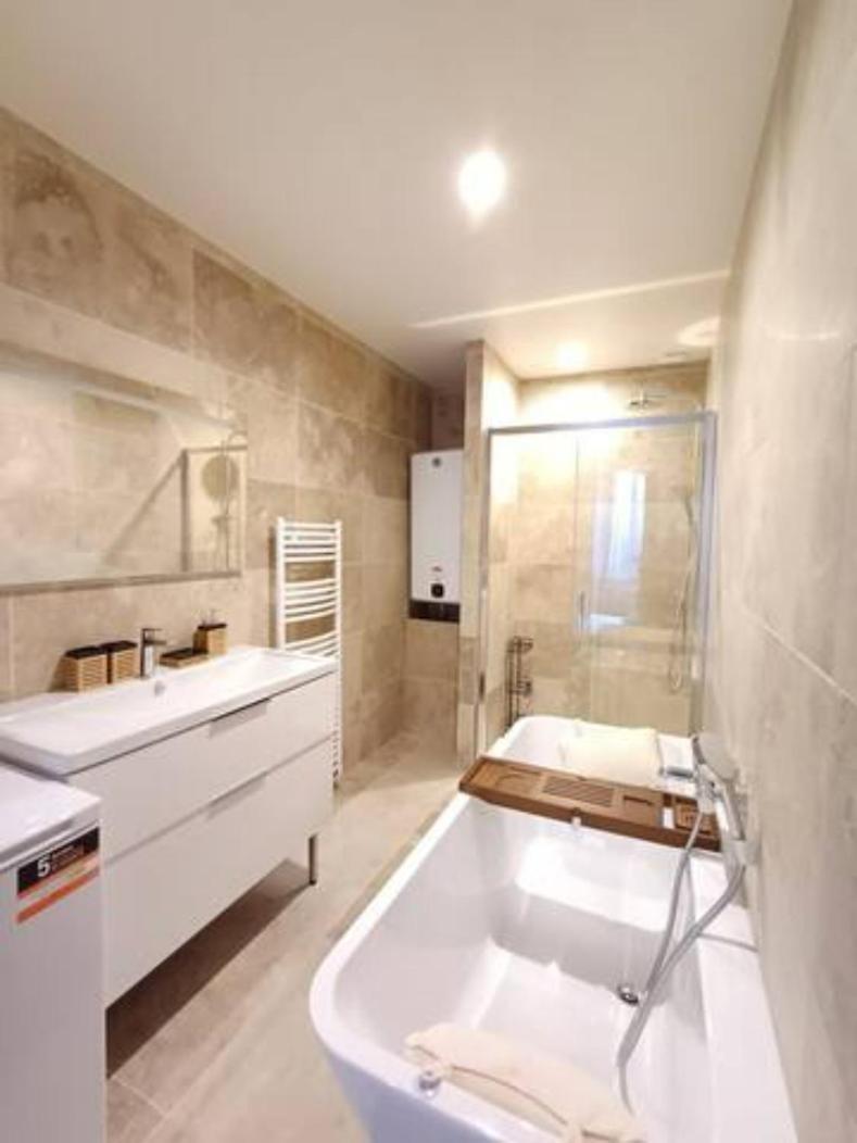 Le Sainte Claire - Majord'Home Annecy Centre ภายนอก รูปภาพ